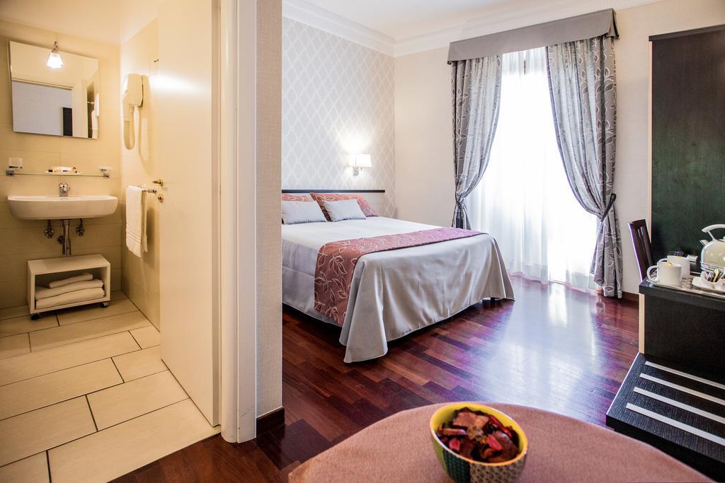 Hotel Domus Palatina Roma Esterno foto