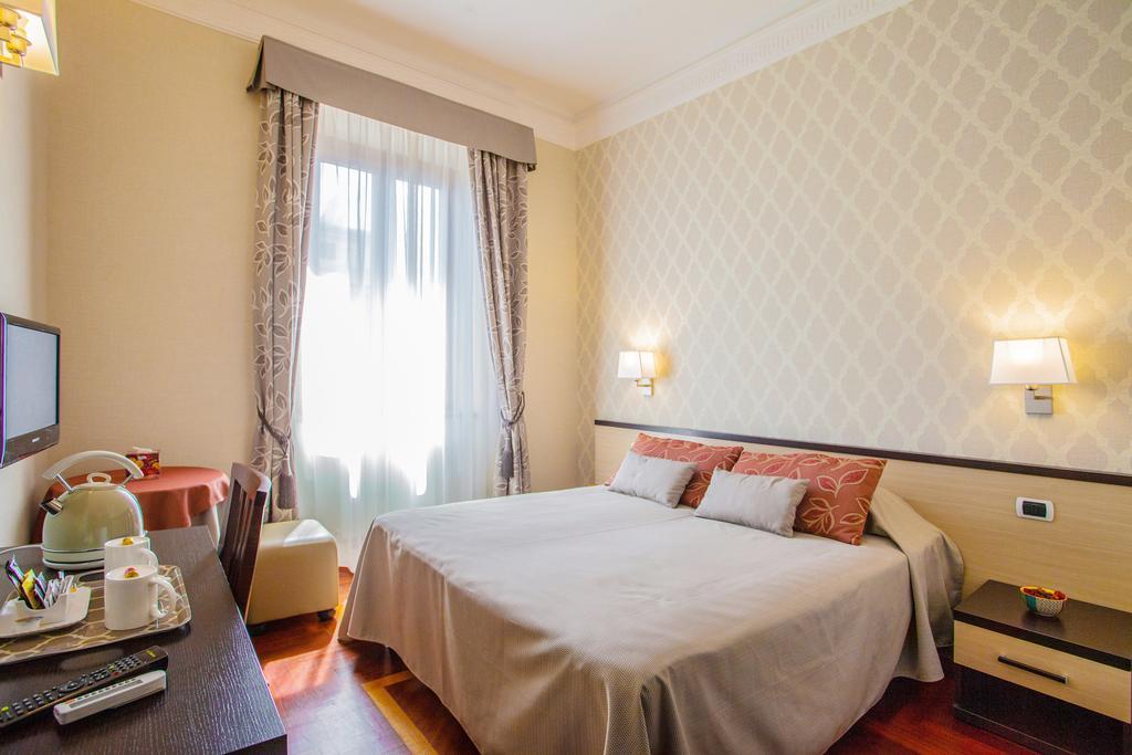 Hotel Domus Palatina Roma Esterno foto